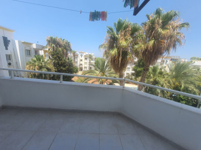 GİRNE 23 NİSAN İLKOKULU BÖLGESİNDE KİRALIK 3+1 DAİRE-35