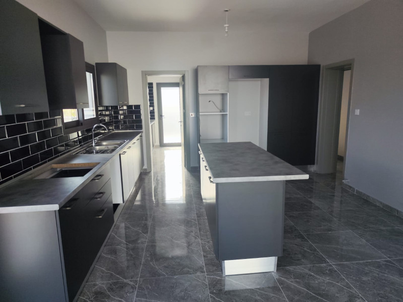 GİRNE ACAPULCO HOTEL BÖLGESİNDE SATILIK 4+1 DENİZ VE DAĞ MANZARALI VİLLA-8