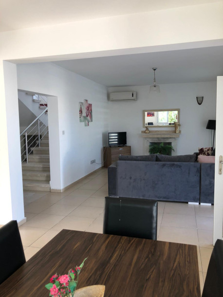 GİRNE/ALSANCAK'TA 4+1 KİRALIK EŞYALI VİLLA-4