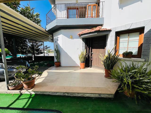 GİRNE/ALSANCAK'TA HAVUZLU SİTE İÇERİSİNDE SATILIK 2+1 İKİZ VİLLA-4