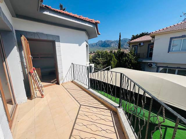 GİRNE/ALSANCAK'TA HAVUZLU SİTE İÇERİSİNDE SATILIK 2+1 İKİZ VİLLA-7