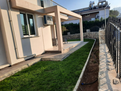 GİRNE/ALSANCAK' TA 2+1 BAHÇELİ VE PENTHOUSE SEÇENEKLİ GÜNLÜK KİRALIK DAİRE-9