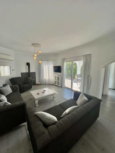 GİRNE/ALSANCAK MERKEZDE 3+1 GÜNLÜK KİRALIK VİLLA-3