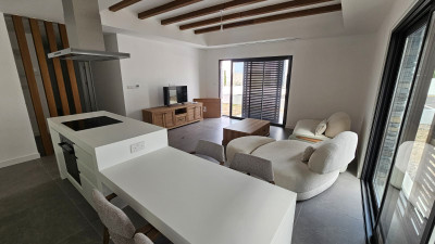 GİRNE/ ALSANCAK’TA SATILIK LÜKS 2+1 DAİRE