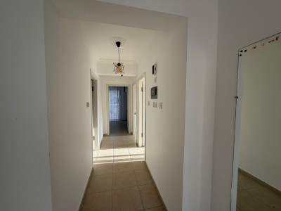 GİRNE/ALSANCAK’TA DENİZE YAKIN, BAKIMLI 3+1 SATILIK FIRSAT DAİRE-4