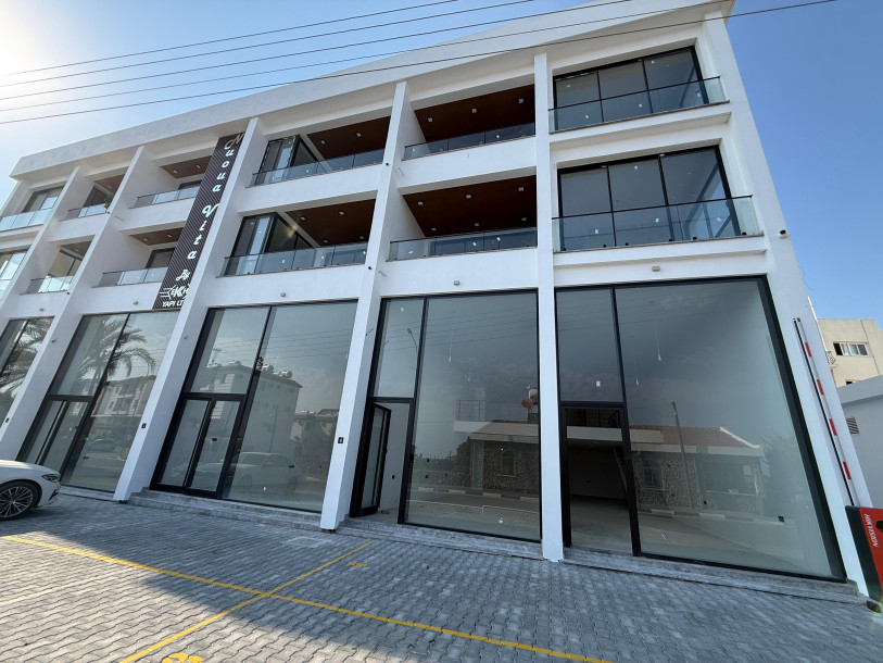 GİRNE ALSANCAK – OKULLAR BÖLGESİ YOL ÜZERİNDE SATILIK TİCARİ MÜLKLER-9