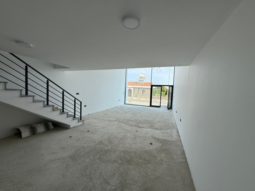 GİRNE ALSANCAK – OKULLAR BÖLGESİ YOL ÜZERİNDE SATILIK TİCARİ MÜLKLER-8