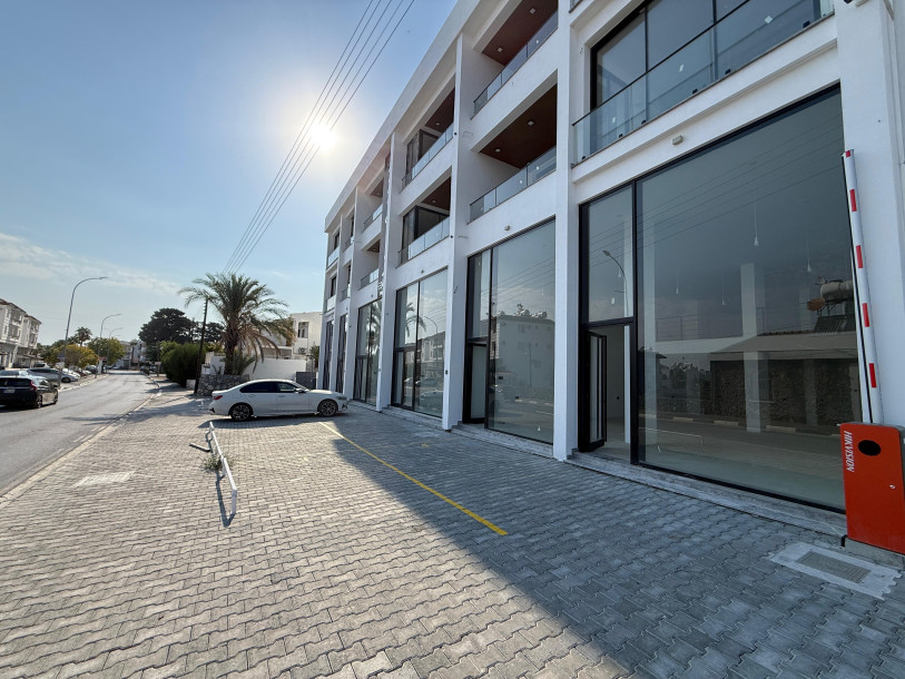 GİRNE ALSANCAK – OKULLAR BÖLGESİ YOL ÜZERİNDE SATILIK TİCARİ MÜLKLER-10
