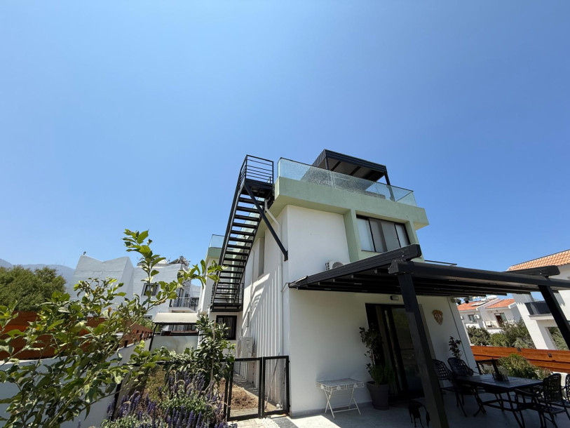 GİRNE ALSANCAK’TA MÜSTAKİL SÜPER LÜKS SATILIK 2+2 VİLLA-17