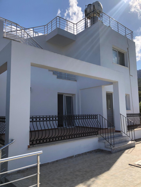 GİRNE/ALSANCAK HASAN UZUN PETROL BÖLGESİNDE 3+1 KİRALIK VİLLA-1