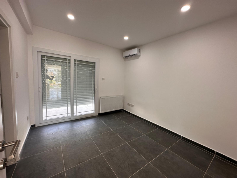 GİRNE/ALSANCAK'TA MERİT HOTELLERE YAKIN KONUMDA SATILIK 6+2 ÖZEL HAVUZLU VİLLA-32