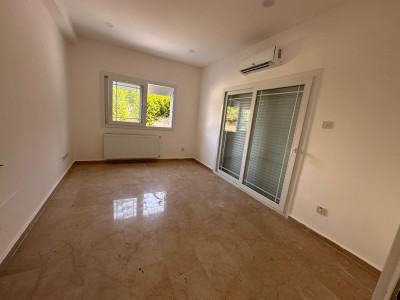 GİRNE/ALSANCAK'TA MERİT HOTELLERE YAKIN KONUMDA SATILIK 6+2 ÖZEL HAVUZLU VİLLA-29