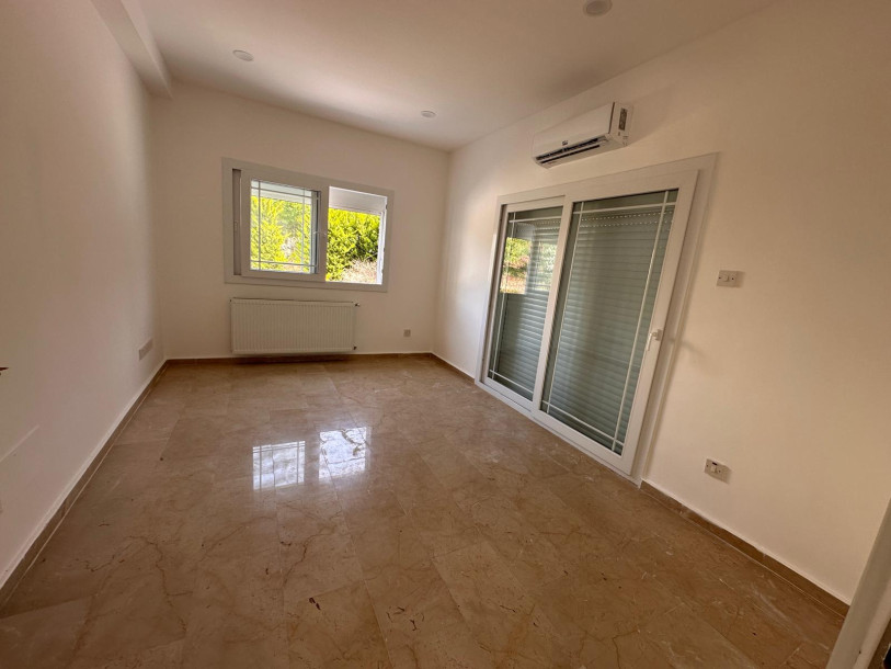 GİRNE/ALSANCAK'TA MERİT HOTELLERE YAKIN KONUMDA SATILIK 6+2 ÖZEL HAVUZLU VİLLA-29