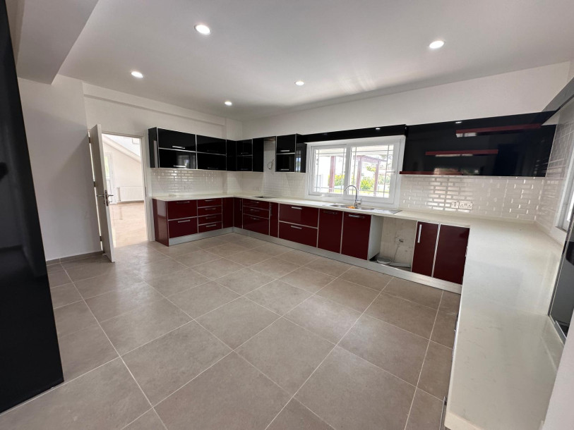 GİRNE/ALSANCAK'TA MERİT HOTELLERE YAKIN KONUMDA SATILIK 6+2 ÖZEL HAVUZLU VİLLA-20