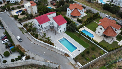 GİRNE/ALSANCAK'TA MERİT HOTELLERE YAKIN KONUMDA SATILIK 6+2 ÖZEL HAVUZLU VİLLA-8
