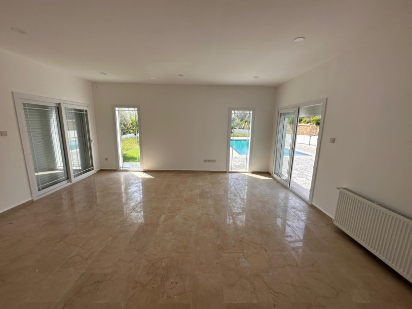 GİRNE/ALSANCAK'TA MERİT HOTELLERE YAKIN KONUMDA SATILIK 6+2 ÖZEL HAVUZLU VİLLA-28