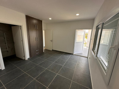 GİRNE/ALSANCAK'TA MERİT HOTELLERE YAKIN KONUMDA SATILIK 6+2 ÖZEL HAVUZLU VİLLA-30