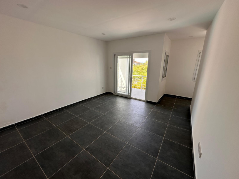 GİRNE/ALSANCAK'TA MERİT HOTELLERE YAKIN KONUMDA SATILIK 6+2 ÖZEL HAVUZLU VİLLA-31