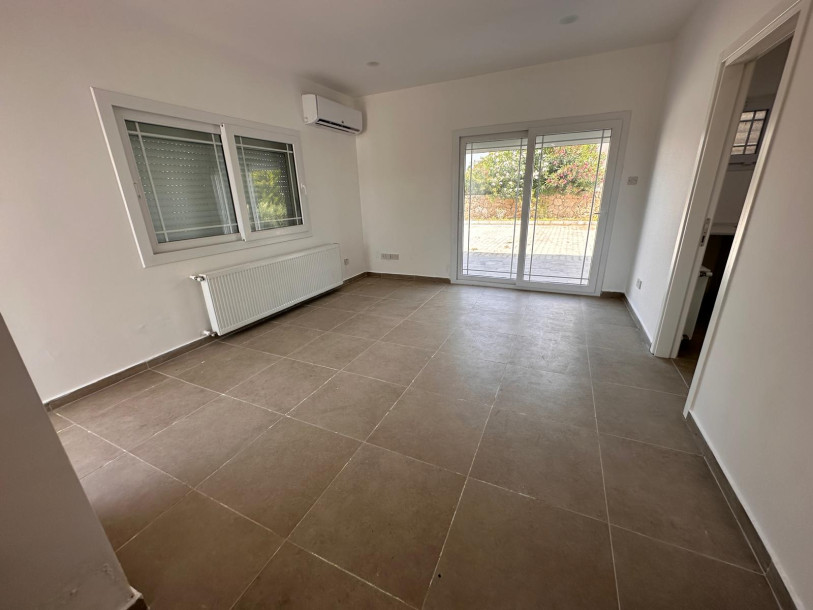 GİRNE/ALSANCAK'TA MERİT HOTELLERE YAKIN KONUMDA SATILIK 6+2 ÖZEL HAVUZLU VİLLA-27