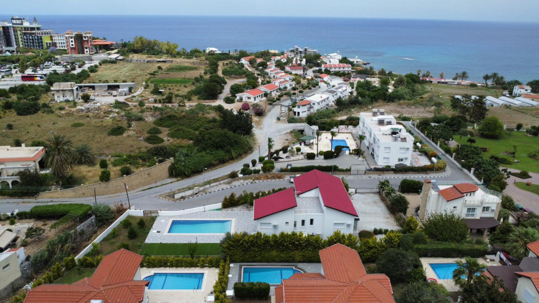 GİRNE/ALSANCAK'TA MERİT HOTELLERE YAKIN KONUMDA SATILIK 6+2 ÖZEL HAVUZLU VİLLA-10