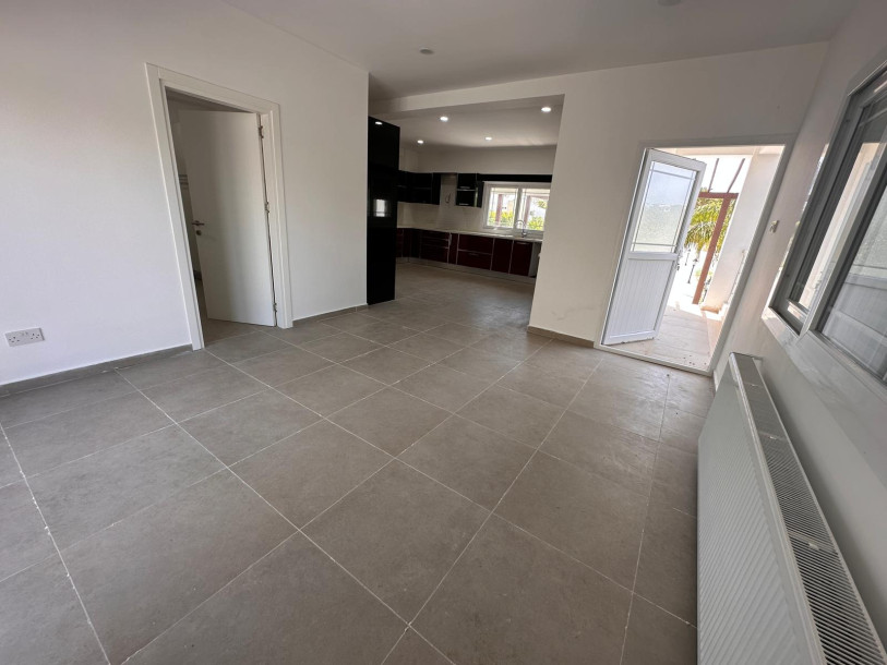 GİRNE/ALSANCAK'TA MERİT HOTELLERE YAKIN KONUMDA SATILIK 6+2 ÖZEL HAVUZLU VİLLA-18