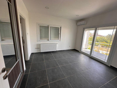 GİRNE/ALSANCAK'TA MERİT HOTELLERE YAKIN KONUMDA SATILIK 6+2 ÖZEL HAVUZLU VİLLA-24