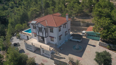 GİRNE/BOĞAZ'DA MİNİMUM 3 GÜNLÜK KİRALIK 6 YATAK ODALI VİLLA-29