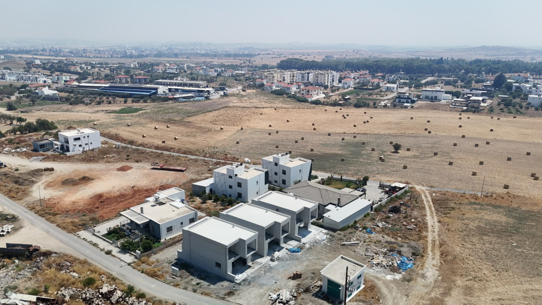 GİRNE / BOĞAZ – SATILIK LÜKS 3+1 VİLLALAR-7