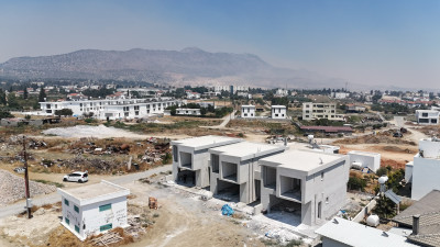 GİRNE / BOĞAZ – SATILIK LÜKS 3+1 VİLLALAR-6