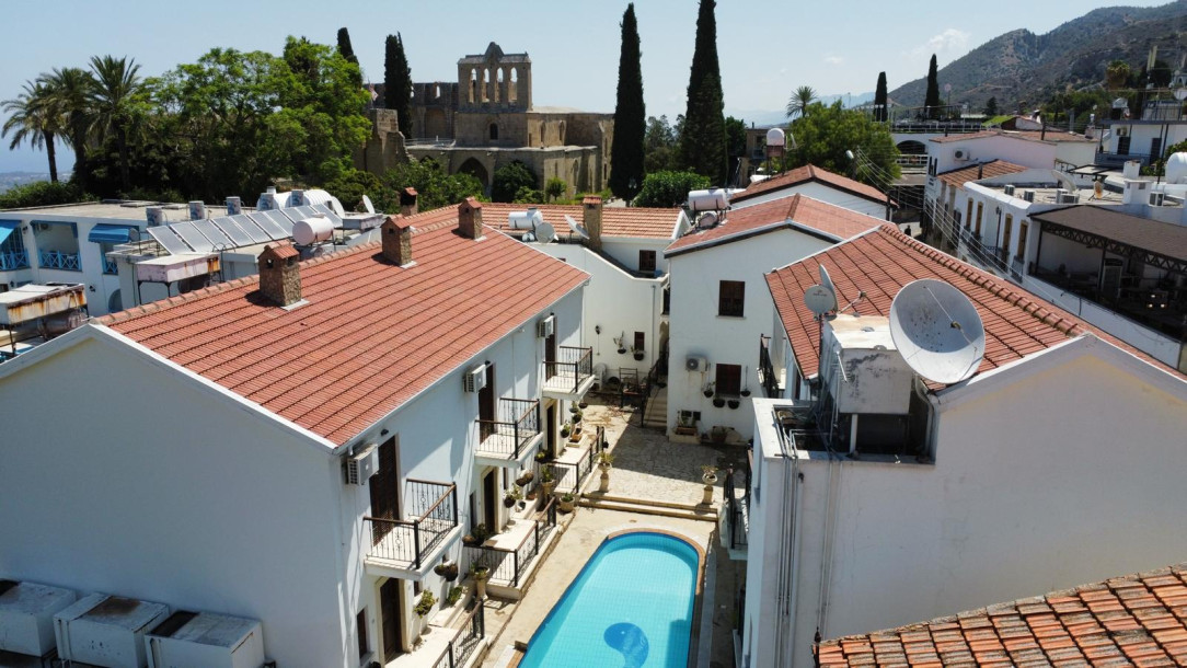 GİRNE/BELLAPAİS'TE SATILIK MUHTEŞEM BUTİK OTEL-3