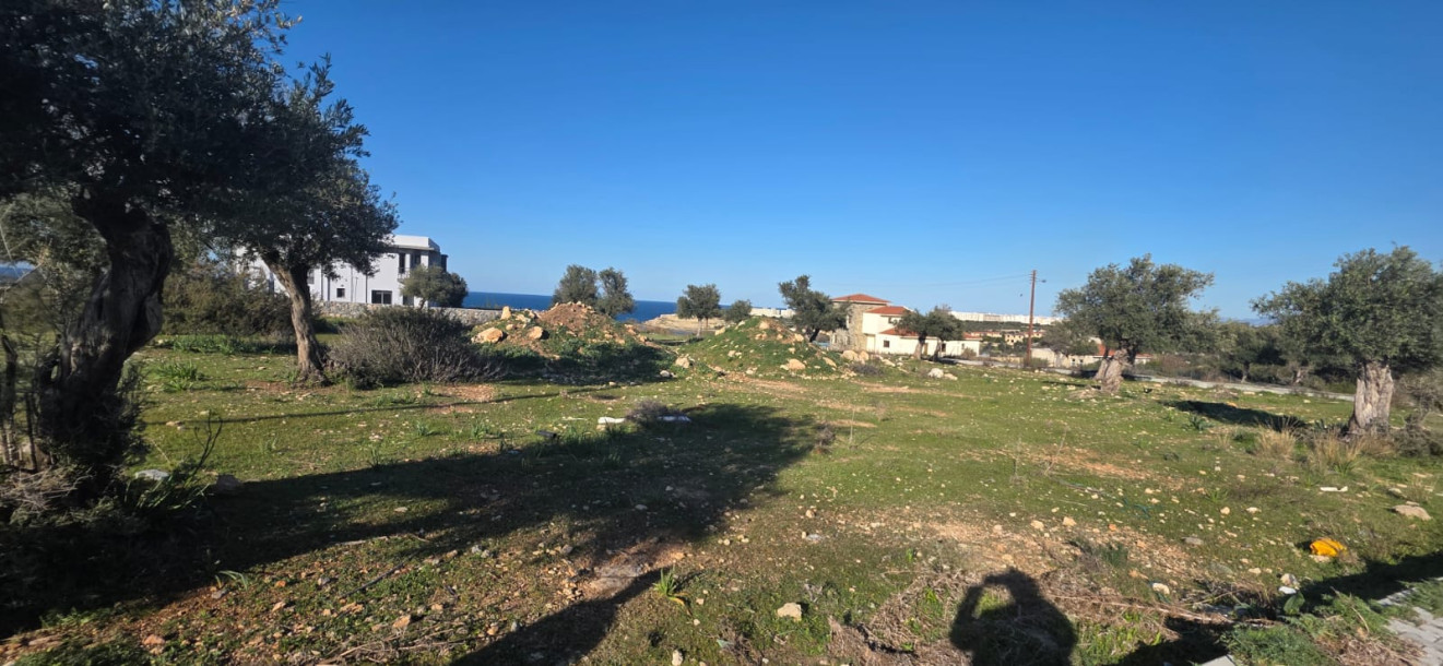 GİRNE/ÇATALKÖY’DE SATILIK ARSA-1
