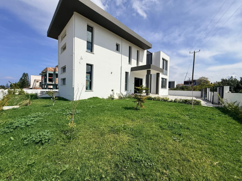 GİRNE/ÇATALKÖY – DENİZ TARAFINDA SATILIK LÜKS 6+1 VİLLA-22