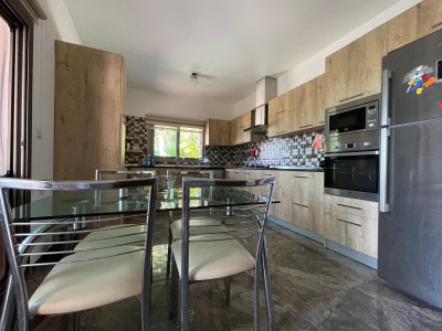 GİRNE/ÇATALKÖY'DE SATILIK 5+1 EŞYALI VİLLA-11