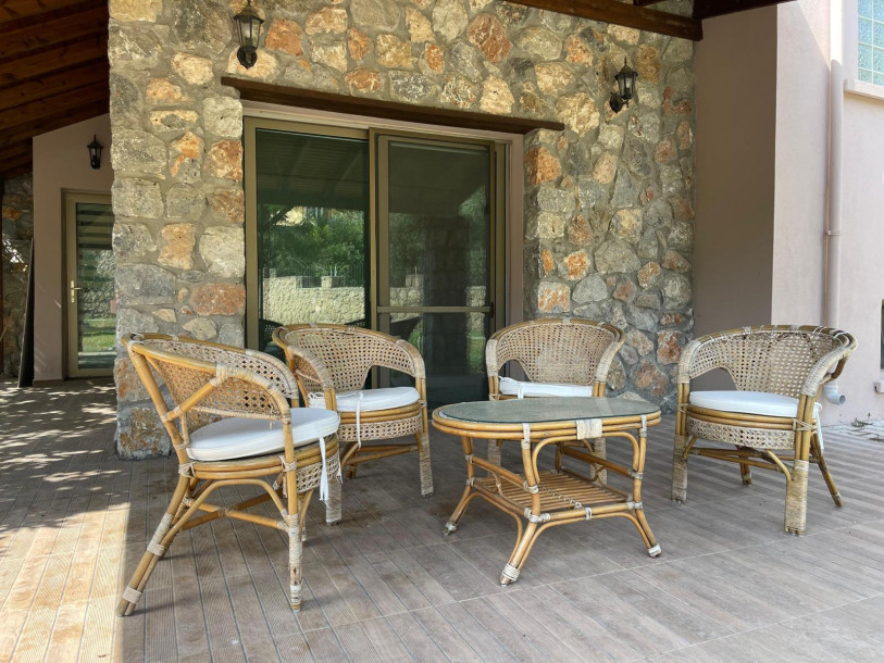 GİRNE/ÇATALKÖY'DE SATILIK 5+1 EŞYALI VİLLA-7