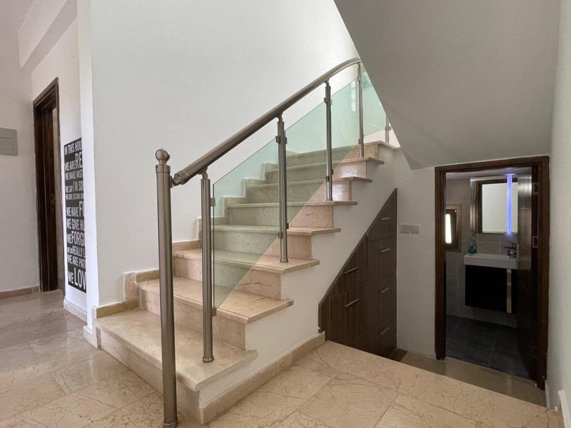 GİRNE/ÇATALKÖY'DE SATILIK 5+1 EŞYALI VİLLA-12