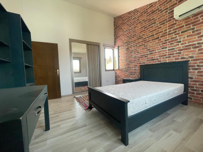 GİRNE/ÇATALKÖY'DE SATILIK 5+1 EŞYALI VİLLA-17