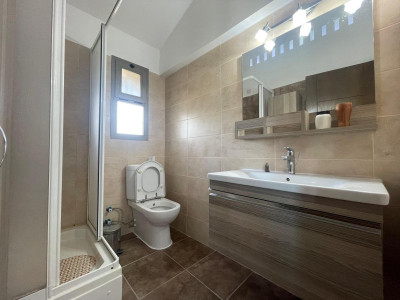 GİRNE/ÇATALKÖY'DE SATILIK 5+1 EŞYALI VİLLA-19