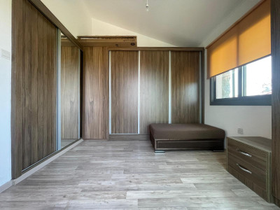 GİRNE/ÇATALKÖY'DE SATILIK 5+1 EŞYALI VİLLA-14