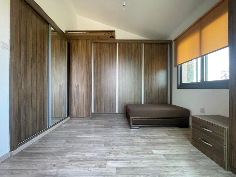 GİRNE/ÇATALKÖY'DE SATILIK 5+1 EŞYALI VİLLA-14