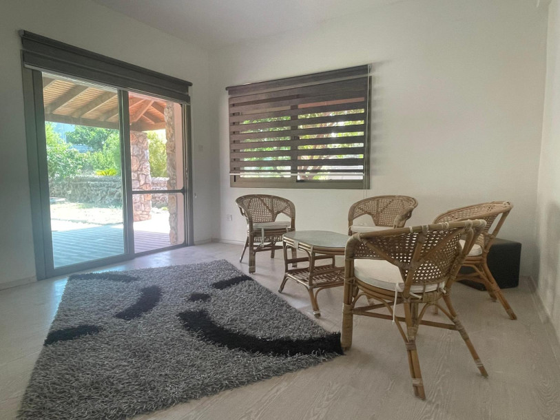 GİRNE/ÇATALKÖY'DE SATILIK 5+1 EŞYALI VİLLA-10