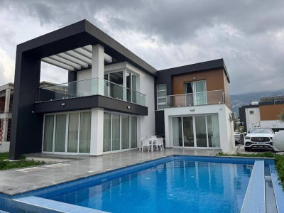 GİRNE/ÇATALKÖYDE SATILIK 3+1 ÖZEL HAVUZLU VİLLA
