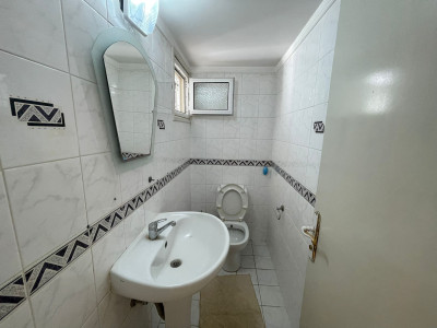 LEFKOŞA/YENİKENT' TE TİCARİ İZİNLİ 3+1 SATILIK DAİRE-16