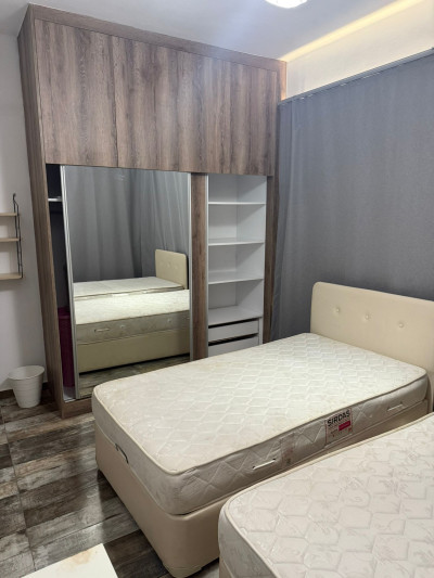LEFKOŞA/KÜÇÜK KAYMAKLI' DA ÖĞRENCİ İÇİN KİRALIK 2+1 FULL EŞYALI PENTHOUSE-8