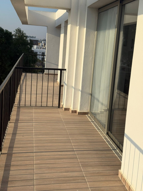LEFKOŞA/KÜÇÜK KAYMAKLI' DA ÖĞRENCİ İÇİN KİRALIK 2+1 FULL EŞYALI PENTHOUSE-13