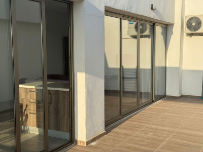 LEFKOŞA/KÜÇÜK KAYMAKLI' DA ÖĞRENCİ İÇİN KİRALIK 2+1 FULL EŞYALI PENTHOUSE-12