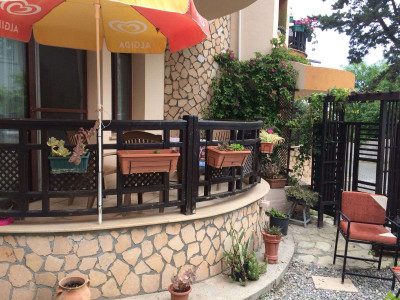GİRNE/DOĞANKÖY'DE HAVUZLU SİTEDE SATILIK BAHÇE KATI 3+1 DAİRE-12