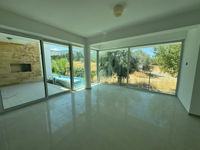 GİRNE DOĞANKÖY’DE EŞDEĞER TAPULU 3+1 SATILIK BAHÇE KATı DAİRE-4