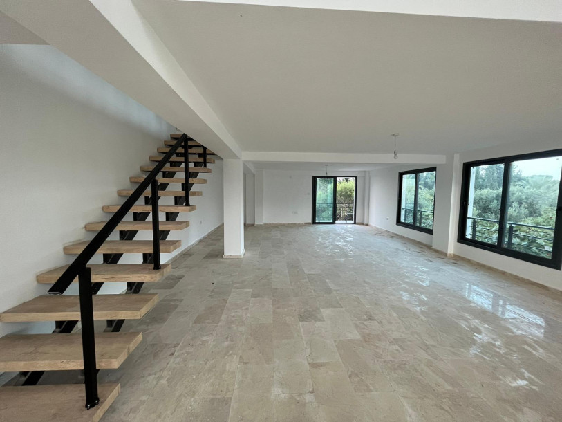 GİRNE/ÇATALKÖY'DE ANA CADDE ÜZERİ SATILIK DÜKKANLAR-2