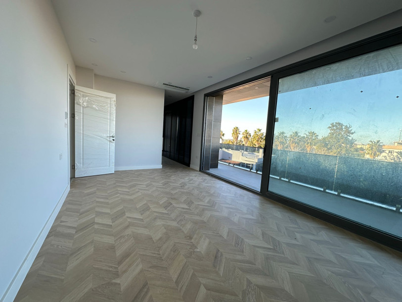 GİRNE/EDREMİT'TE EŞSİZ GÜZELLİKTE SATILIK 4+1 VİLLALAR-20