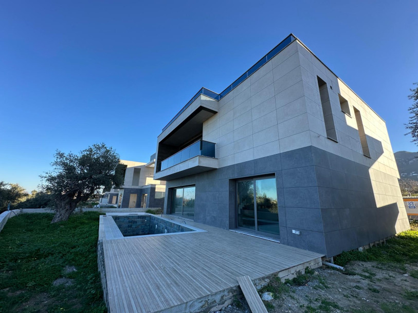 GİRNE/EDREMİT'TE EŞSİZ GÜZELLİKTE SATILIK 4+1 VİLLALAR-1